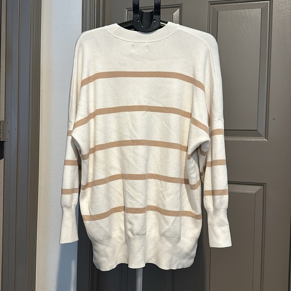 Abercrombie & Fitch Cream and Tan Crew Neck Sweater - Picture 3 of 3